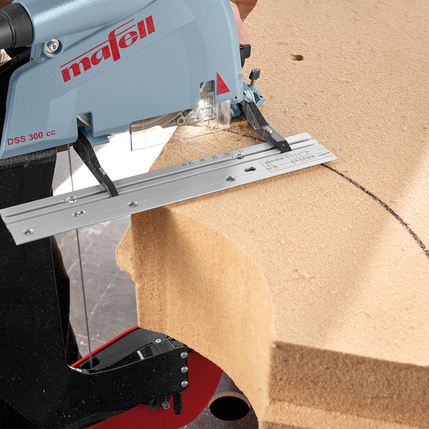 Insulation saw DSS 300 cc in carrying case